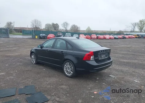 2009 Volvo S40 2.4I from USA, damaged, VIN YV1MS390092455913